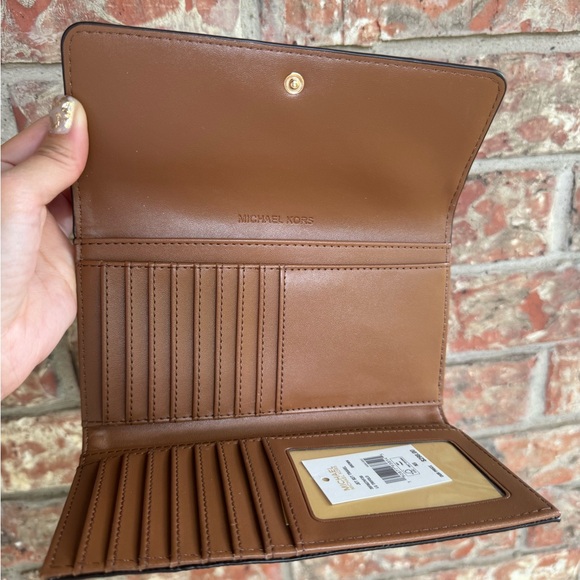 Michael Kors wallet - Picture 5 of 5